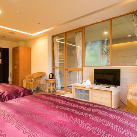 Crystal Hotel Женай Екстер'єр фото
