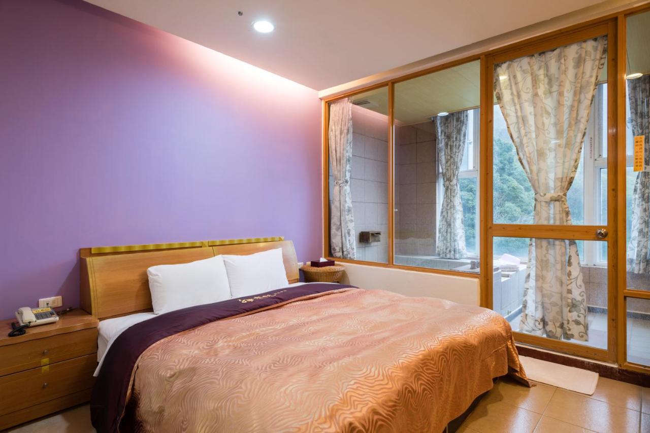 Crystal Hotel Женай Екстер'єр фото